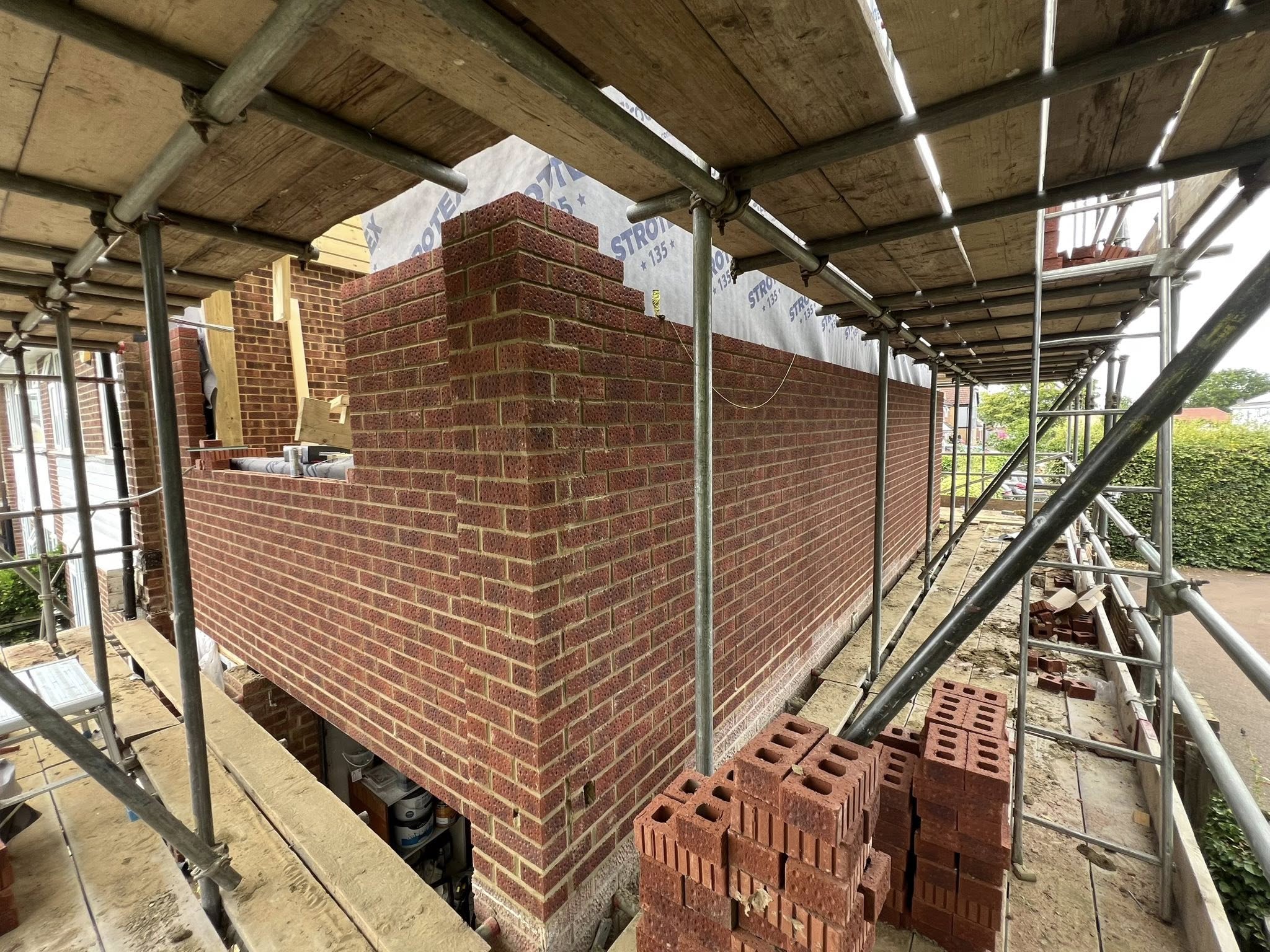 Expert Brickwork Built to Last: What Precision Bricklaying Actually Means, Why It Matters, and How to Recognise It