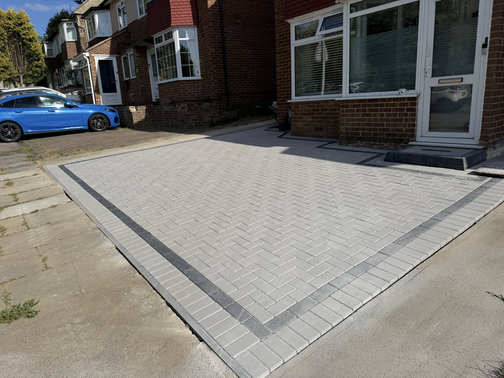 Heavy-Duty Vehicular Interlocking Pavements: BS 7533 Compliant Base Layers, Granular Reservoir Sub-Bases, and Permeable Block Paving Driveways Across Kent Landscapes