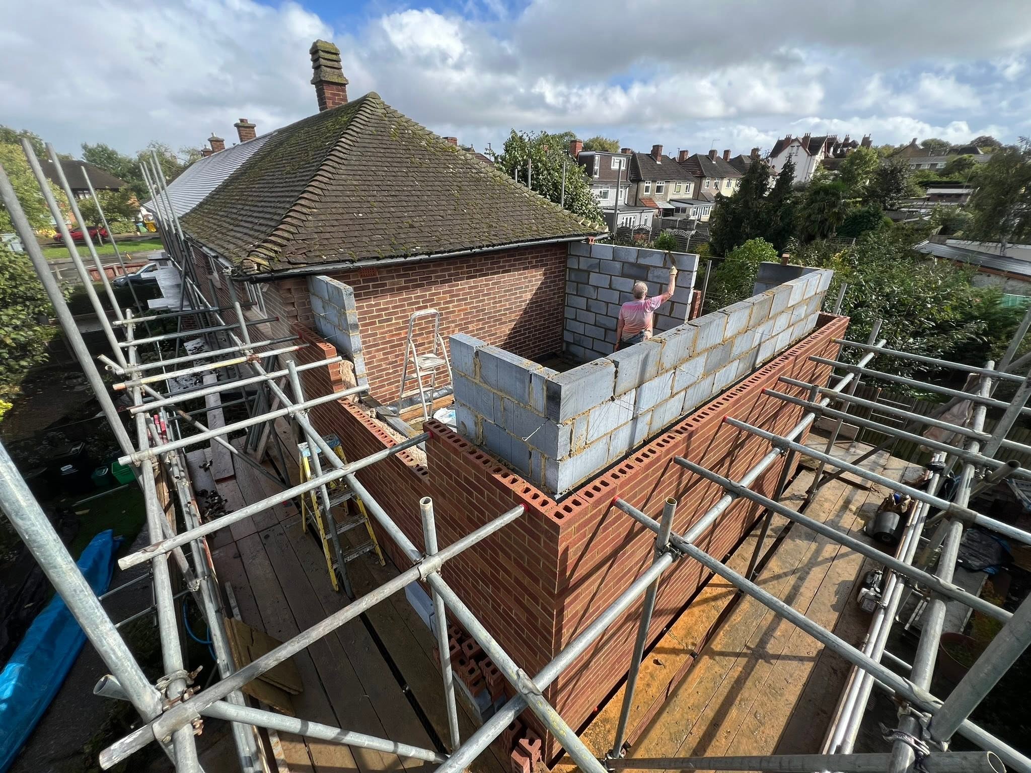 Structural Steel Portal Framing and Load-Bearing Openings: Engineering Clear-Span Volumetric Transitions Across Luxury Kent Properties